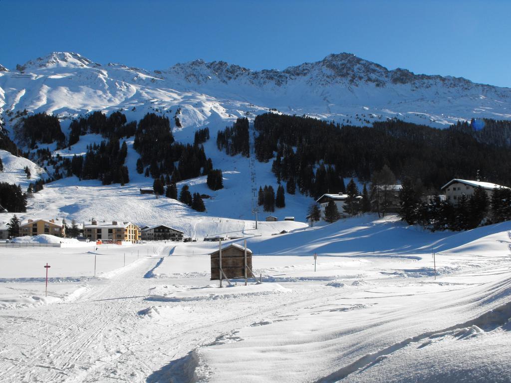Hotel Staetzerhorn Parpan Exteriör bild